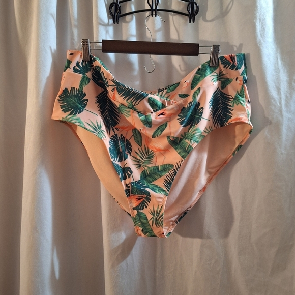 Tropical Flamingo Print Swimsuit - Picture 8 of 14